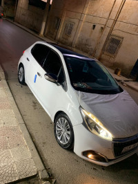 voitures-peugeot-208-2016-allure-facelift-khemis-miliana-ain-defla-algerie