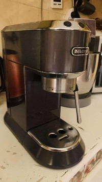 آلات-القهوة-machine-a-cafe-delonghi-expresso-سعيدة-الجزائر
