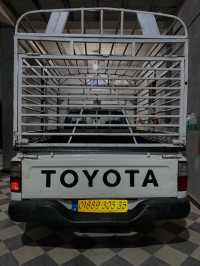 voitures-toyota-hilux-2005-baghlia-boumerdes-algerie