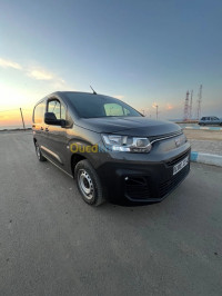 utilitaire-fiat-doblo-2023-italien-bouskene-medea-algerie