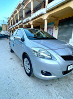 voitures-toyota-yaris-sedan-2013-ben-el-ouiden-skikda-algerie