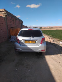 voitures-toyota-yaris-2013-touch-active-laghouat-algerie