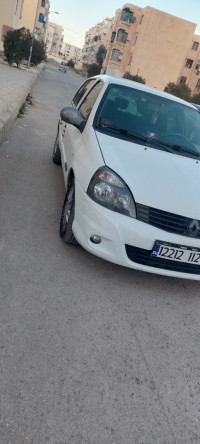 voitures-renault-clio-campus-2012-bye-khenchela-algerie