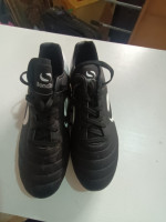 chaussures-de-football-soulier-foot-bouzareah-alger-algerie