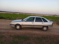 moyenne-berline-renault-21-1990-sidi-khaled-ouled-djellal-algerie