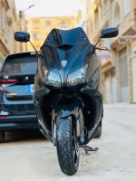 motos-scooters-yamaha-530-2015-bordj-el-bahri-alger-algerie