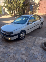 voitures-renault-laguna-1-1995-tiaret-algerie