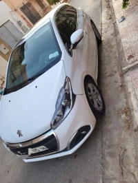Peugeot 208 2015 Allure