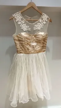 Robe fillette beige 