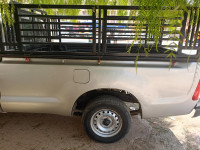 camionnette-toyota-hilux-بسينة-2011-chlef-algerie