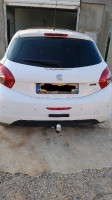 voitures-peugeot-208-2013-allure-guelma-algerie