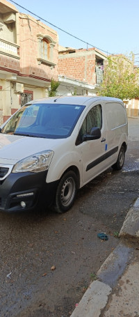 utilitaire-peugeot-partner-2015-b9-khenchela-algerie