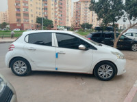 voitures-peugeot-208-2012-oued-rhiou-relizane-algerie