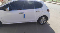 citadine-peugeot-208-2016-allure-facelift-saida-algerie