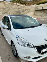 voitures-peugeot-208-2014-allure-constantine-algerie