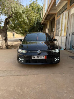 moyenne-berline-volkswagen-golf-8-2021-rline-chlef-algerie