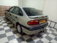 voitures-renault-laguna-1-2001-msila-algerie