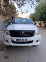 utilitaire-toyota-hilux-2015-legend-dc-4x4-laghouat-algerie