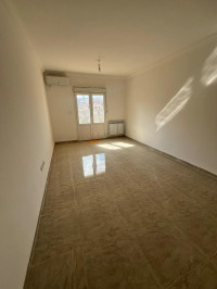 appartement-vente-f4-alger-mahelma-algerie