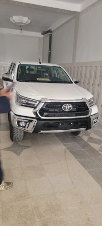 utilitaire-toyota-hilux-2024-revo-sedrata-souk-ahras-algerie