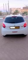 citadine-peugeot-208-2015-barika-batna-algerie