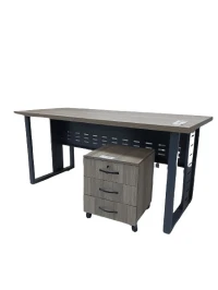bureau simple en mélaminé evec des pied métallique , et un caisson mobile 3 tiroirs 