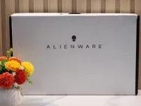 DELL Alienware M16 - i9-13900HX - 32 GB RAM - 2TB SSD - 16 INCH QHD+ 240Hz- GeForce RTX 4090 - GRIS