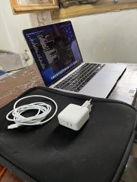 ماك-بوك-mac-book-air-m1-256gb-de-stockage-et-8gb-ram-شلغوم-العيد-ميلة-الجزائر