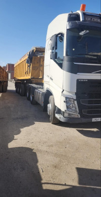 camion-volvo-64-2015-kherrata-bejaia-algerie