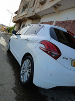 voitures-peugeot-208-2019-allure-facelift-bouira-algerie