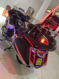 motos-et-scooters-goldwing-honda-2015-bordj-bou-arreridj-algerie