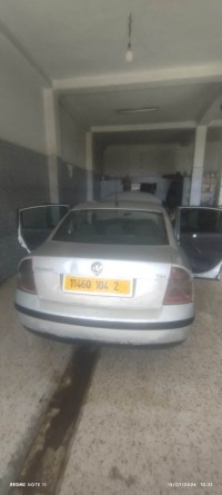 سيارات-volkswagen-passat-2004-عمر-البويرة-الجزائر
