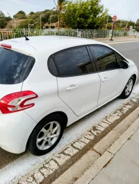Peugeot 208 2015 208