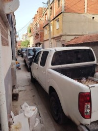 سيارات-nissan-navara-2011-برج-الكيفان-الجزائر