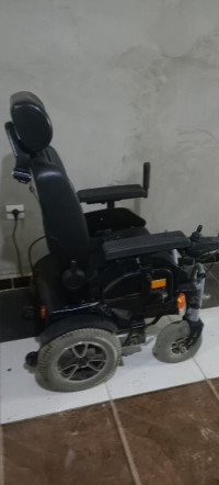 materiel-medical-fauteuil-roulant-electrique-lazharia-tissemsilt-algerie