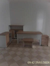 bureau de luxe avec accessoires