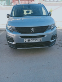 voitures-peugeot-rifter-2023-gt-constantine-algerie