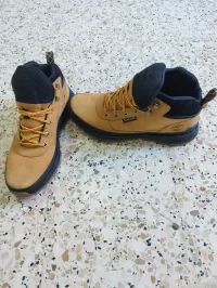 Chaussures Timberland et Asics original avec facture 