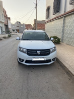 location-de-vehicules-voiture-logan-maghnia-tlemcen-algerie