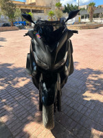 motos-scooters-xmax-yamaha-2015-tipaza-algerie