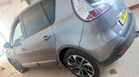 voitures-renault-scenic-2015-tipaza-algerie