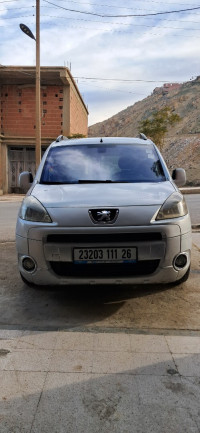 voitures-peugeot-partner-2011-tepee-active-ksar-boukhari-medea-algerie