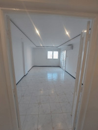 appartement-location-f4-alger-said-hamdine-algerie