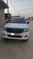 voitures-toyota-hilux-2014-adrar-algerie