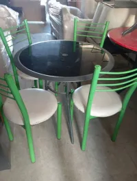 Divers Tables & 4 Chaises