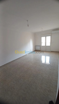 appartement-location-f5-alger-mahelma-algerie