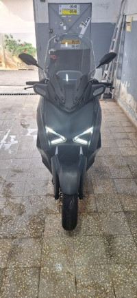 motos-et-scooters-yamaha-x-max-blida-algerie