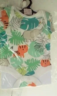 Prix affaire :Vend lots de bodys bébé neuf garçon et fille de 0 à 2 ans.  provenant d'Angleterre. 