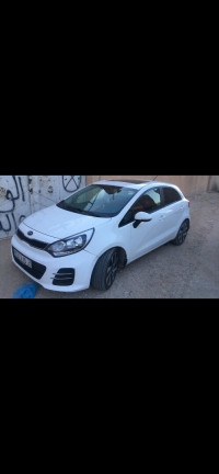 voitures-kia-rio-5-portes-2015-funny-facelift-hassi-messaoud-ouargla-algerie