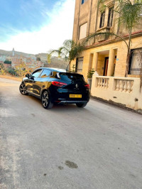 voitures-renault-clio-5-2023-rs-line-tlemcen-algerie